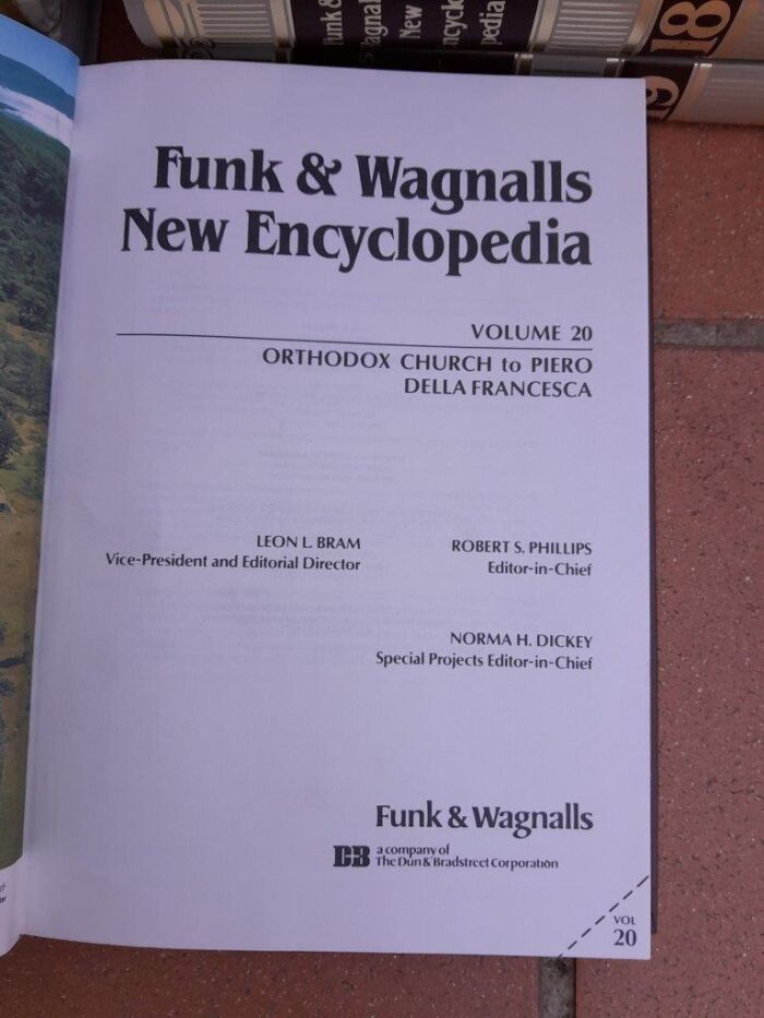 A 20th Century USA Set of Twenty Nine (29) Funk and Wagnalls New Encyclopaedia Books - Image 7