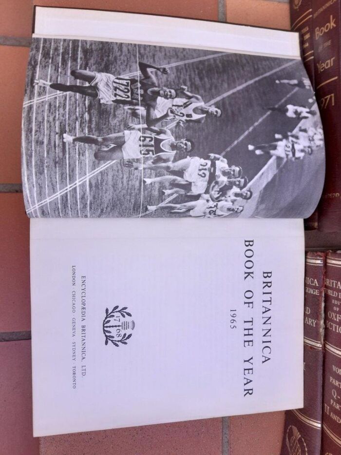 A 20TH Century Set Of 25 Books (25) Books. Comprising Twelve (12) Children Encyclopaedias, 2 Britanica Books of the Year, Nine (9) Year Books And Two (2 Dictionaries) - Image 6