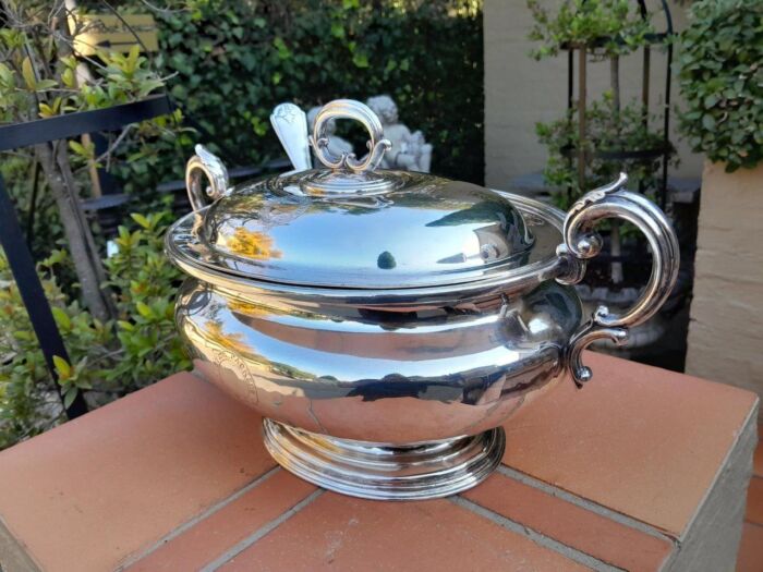 A 20th Century English  Electroplate Soup Tureen with Handles and Cover and Matching Ladle  Elkington and Co - Image 5