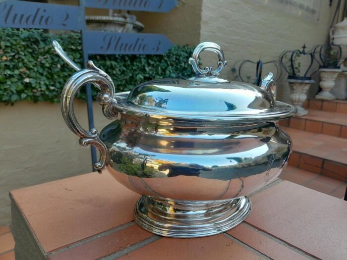 A 20th Century English  Electroplate Soup Tureen with Handles and Cover and Matching Ladle  Elkington and Co - Image 6