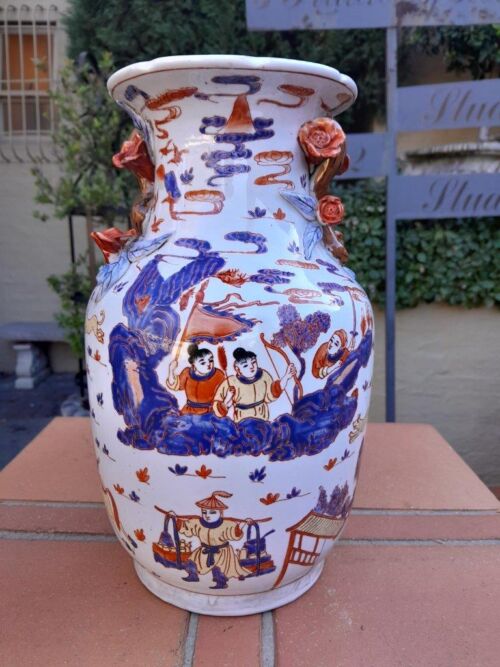 A 20th Century Chinese Vase