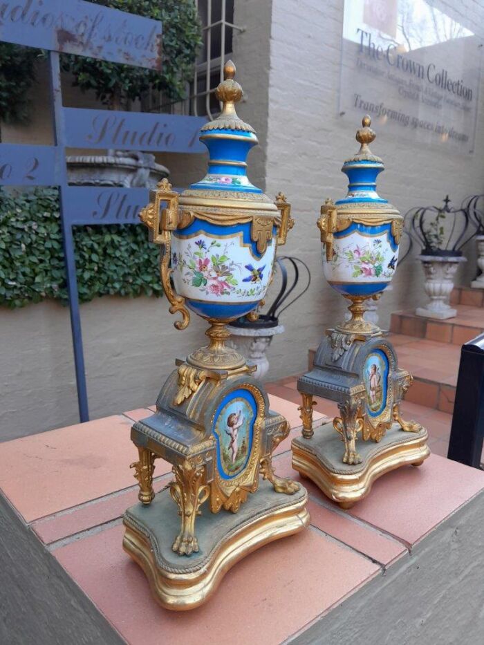 A 19th Century French  Gilt Metal And Porcelain Clock Garniture Set On Original Giltwood Bases And Original Key - Image 7