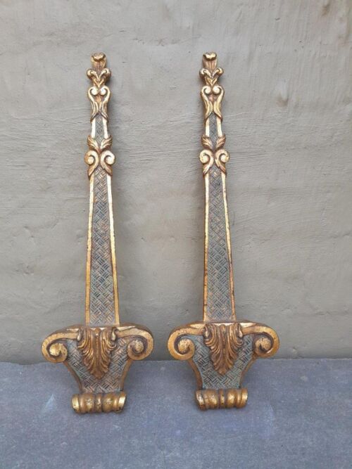 A 20th Century Pair of French Style Gilt Painted Wooden Picture Holders