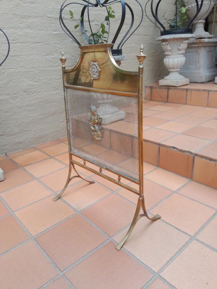 A 20TH Century Brass Fire Screen - Image 4