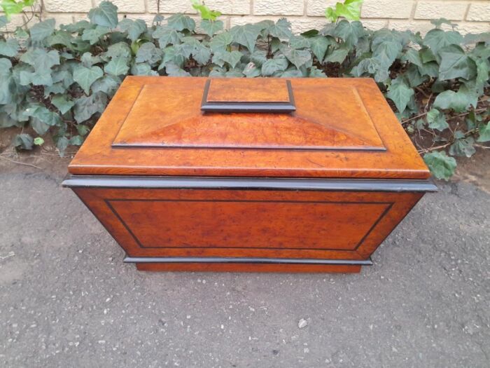 An Antique Victorian  Birds Eye Maple and Ebonised Cellarette with Metal Inner for Ice and Original Hardwood Castors - Image 3