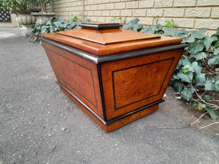 An Antique Victorian  Birds Eye Maple and Ebonised Cellarette with Metal Inner for Ice and Original Hardwood Castors - Image 6