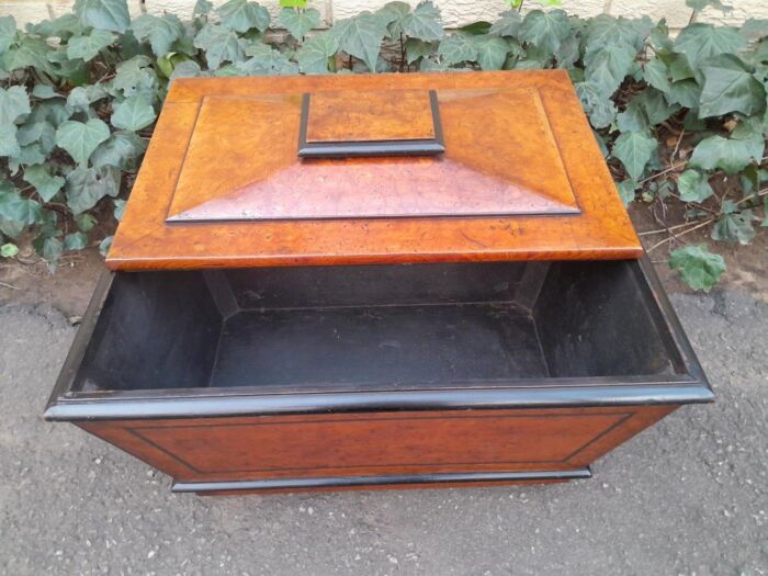 An Antique Victorian  Birds Eye Maple and Ebonised Cellarette with Metal Inner for Ice and Original Hardwood Castors - Image 7