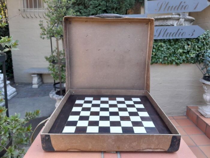 A 20th Century Hand Carved Ebony And Ivory Chess Set With Board And Leather Case - Image 8