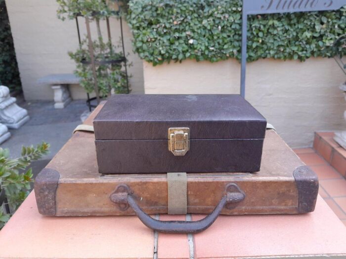 A 20th Century Hand Carved Ebony And Ivory Chess Set With Board And Leather Case - Image 11