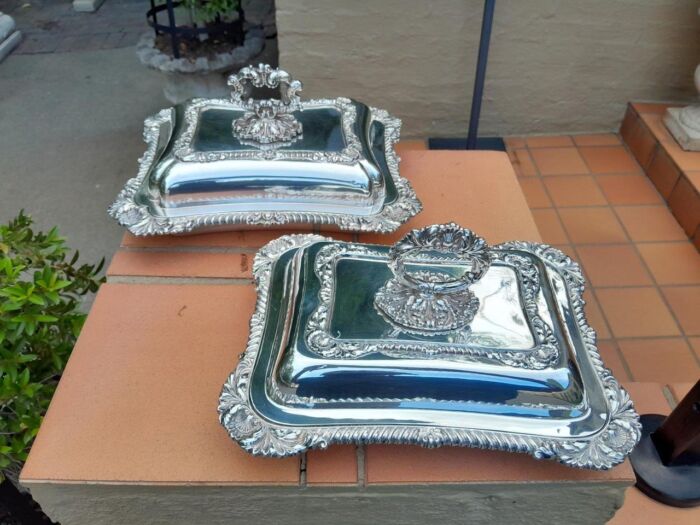 A 20th Century Pair Of  Electroplate Entrée Dishes With Cover - Image 2