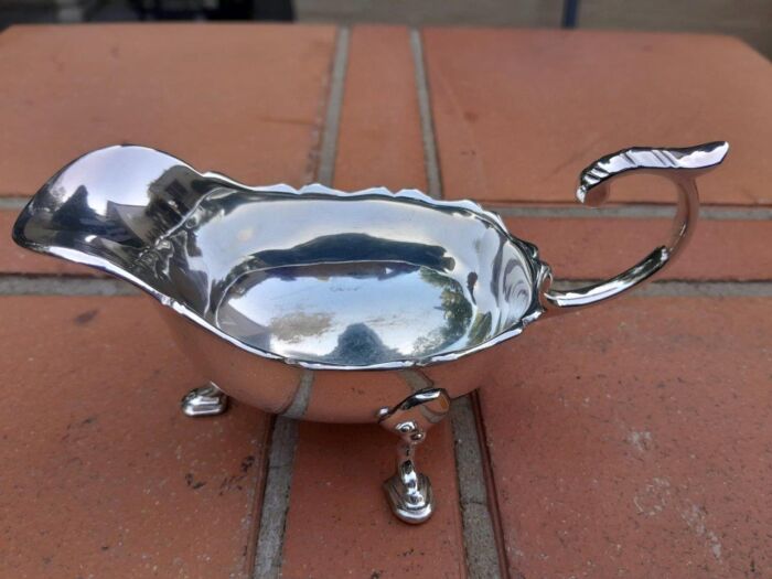 A 20th Century Electroplate Gravy / Sauce Boat On Feet - Image 3