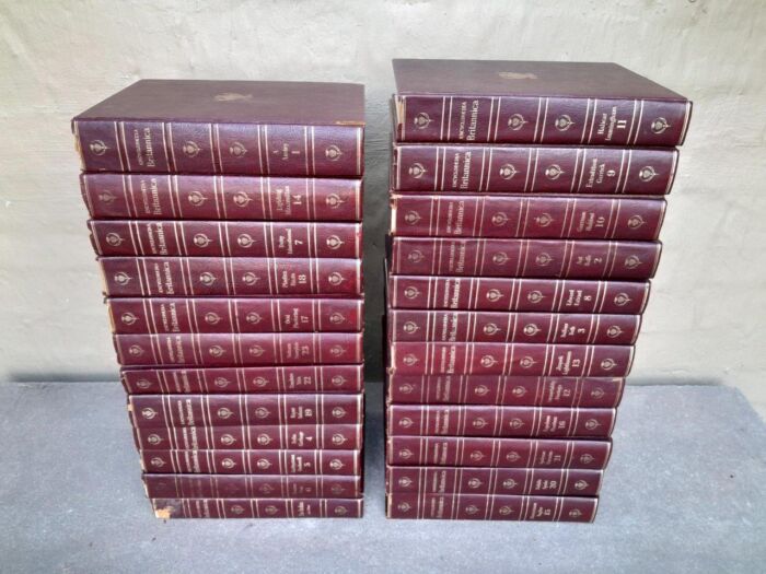 A 20th Century Set Of Encyclopedia Britannica (Comprising 24 Volume) Circa 1973              - Image 2