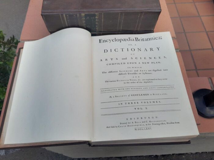 Encyclopaedia Britannica Facsimile First Edition (3 Volumes)   - Image 6