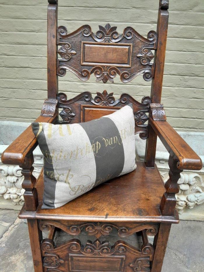 An Italian Gold Script Cushion - Image 3