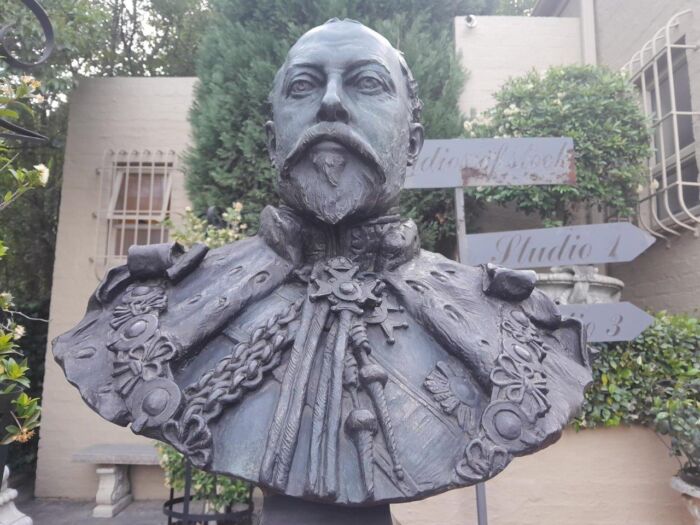 An Early 20th Century Large and Heavy Bronze Bust of King Edward VII On Plinth - Image 4