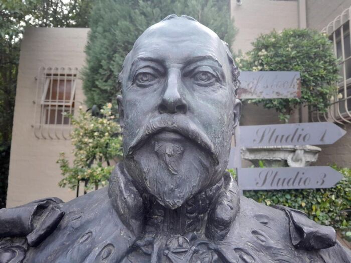 An Early 20th Century Large and Heavy Bronze Bust of King Edward VII On Plinth - Image 6