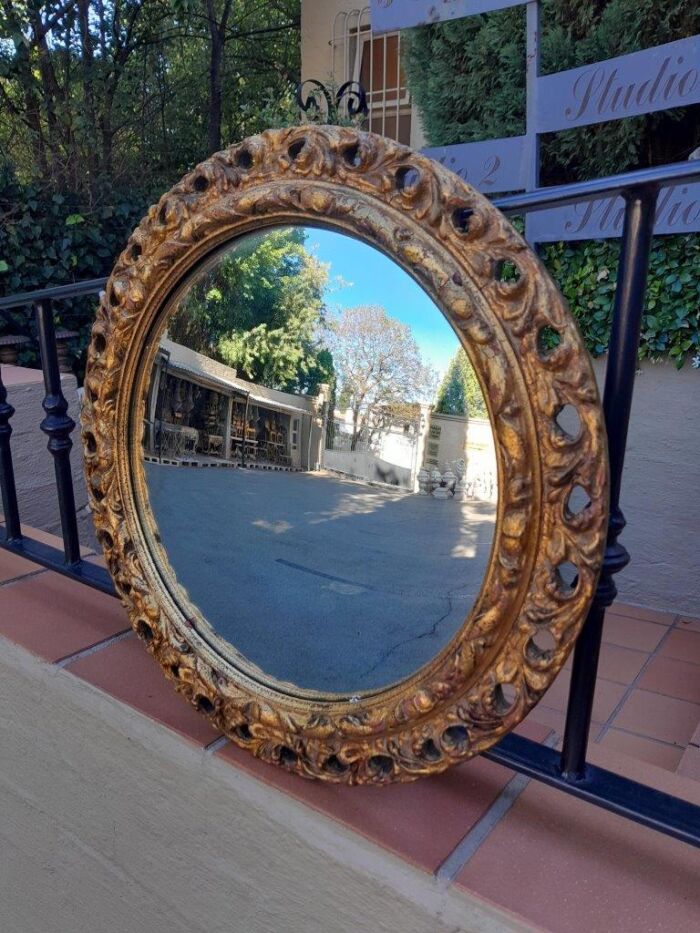 A 20th Century Carved Wooden Gilt Round Convex Mirror - Image 2