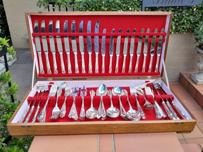 A 20th Century Cutlery Twelve Place Cutlery Set 120 Pieces - Image 2