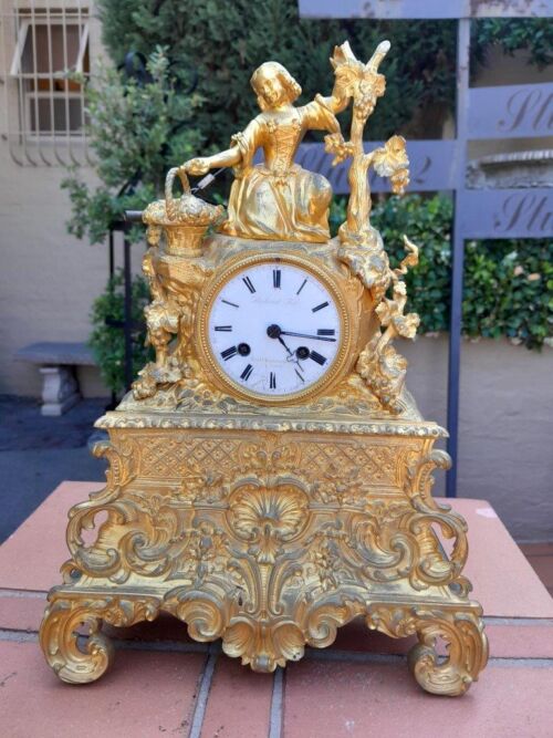 An Antique 19th Century French Gilt Spelter Clock with Pendulum and Key in Working Condition