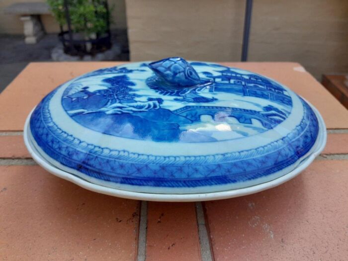 An Antique Early 19th Century Blue / White Dish with Cover - Image 2