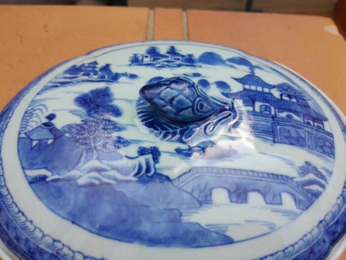 An Antique Early 19th Century Blue / White Dish with Cover - Image 4