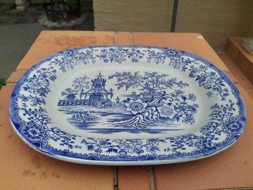 An Antique Blue and White Porcelain Platter