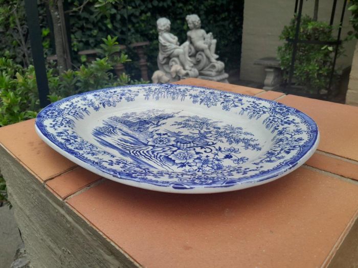 An Antique Blue and White Porcelain Platter - Image 3