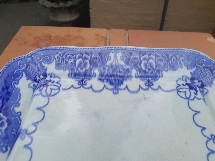 An Antique Blue and White Porcelain Platter - Image 4