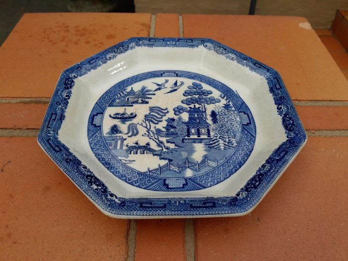 An Antique Large Wedgwood Platter - Image 2