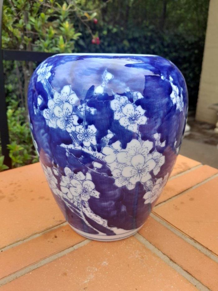 A 20TH Century Blue / White Hand-Painted Genuine Ming Porcelain Vase - Image 3