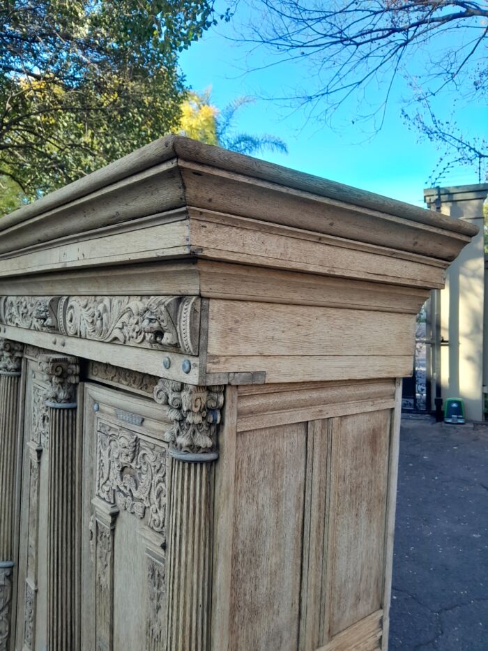 An 18th Century Renaissance Style Ornately Carved Kussenkast in a Contemporary Bleached Finish  (Useful for TV or storing Bedroom Pillows, Duvets, Towels etc) - Image 9