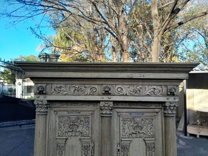 An 18th Century Renaissance Style Ornately Carved Kussenkast in a Contemporary Bleached Finish  (Useful for TV or storing Bedroom Pillows, Duvets, Towels etc) - Image 13