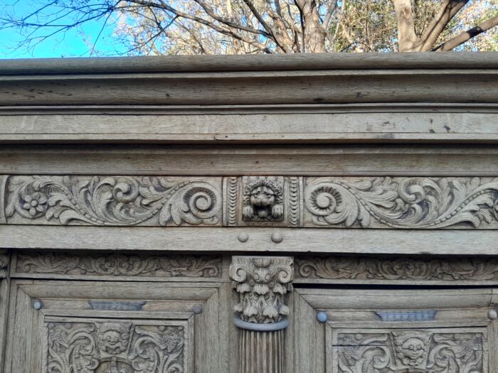 An 18th Century Renaissance Style Ornately Carved Kussenkast in a Contemporary Bleached Finish  (Useful for TV or storing Bedroom Pillows, Duvets, Towels etc) - Image 14