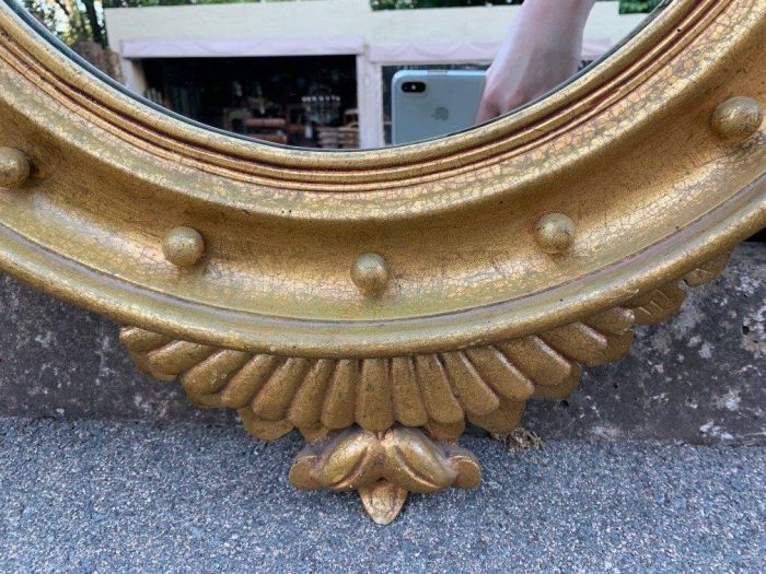 A circular framed 19thC style mirror with eagle crest - Image 5