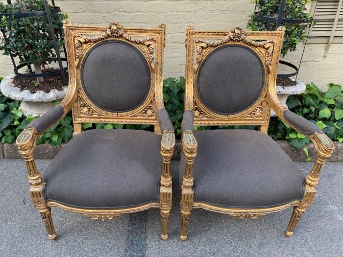 A 20th Century Pair (over 80 years old) of French Style Ornately Carved and Gilded Arm Chairs Upholstered in a French Linen ND - Image 2