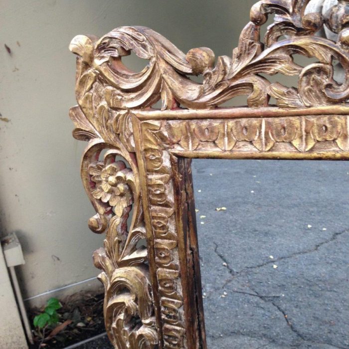 A Gilt Painted Wooden Mirror - Image 3