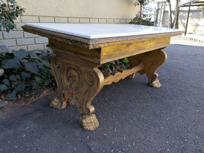 A 20TH Century Ornately Carved And Hand- Gilded Wooden Entrance Hall / Refectory / Dining Table with Marble Top (6-8 Seater) - Image 6