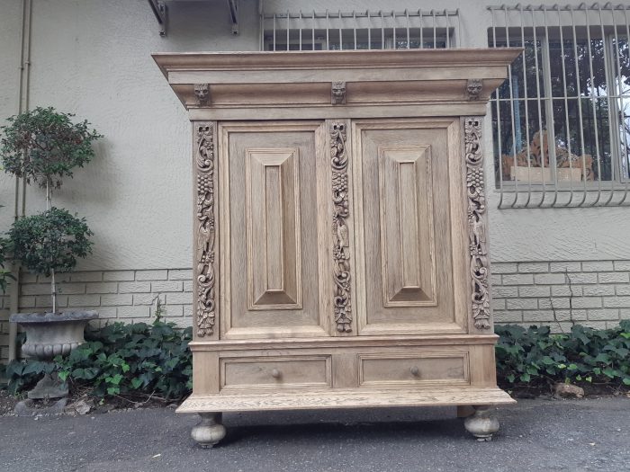 A Dutch Bleached / Natural Oak Kussekas/Cabinet Circa 1900 - Image 3