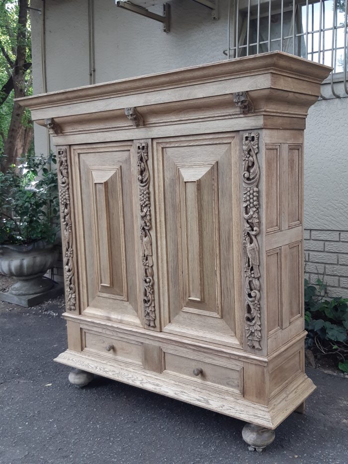 A Dutch Bleached / Natural Oak Kussekas/Cabinet Circa 1900 - Image 5