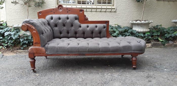 Victorian Eastlake Chaise Circa 1870/1890 (upholstered English linen deep buttoned upholstery) - Image 2