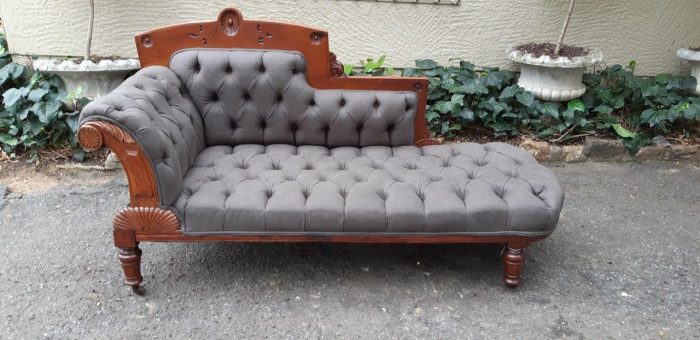 Victorian Eastlake Chaise Circa 1870/1890 (upholstered English linen deep buttoned upholstery) - Image 3