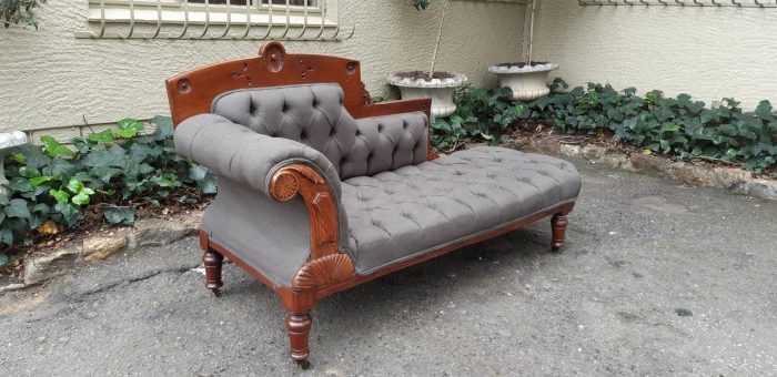 Victorian Eastlake Chaise Circa 1870/1890 (upholstered English linen deep buttoned upholstery) - Image 4