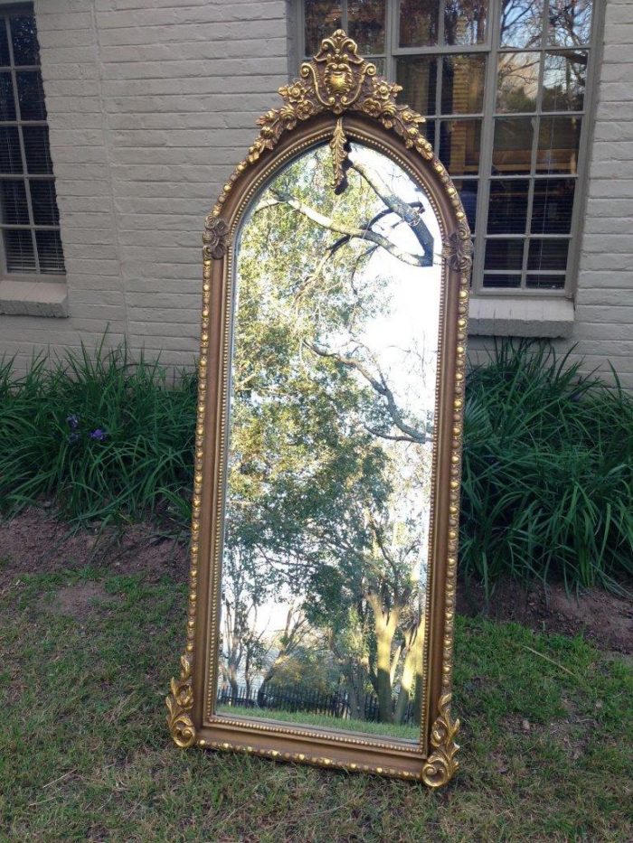 An Ornate Carved Arched Bevelled Mirror - Image 3