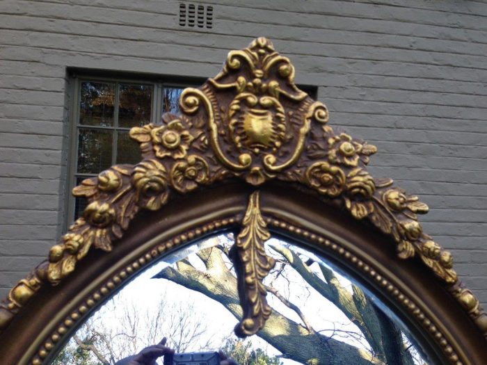 An Ornate Carved Arched Bevelled Mirror - Image 6