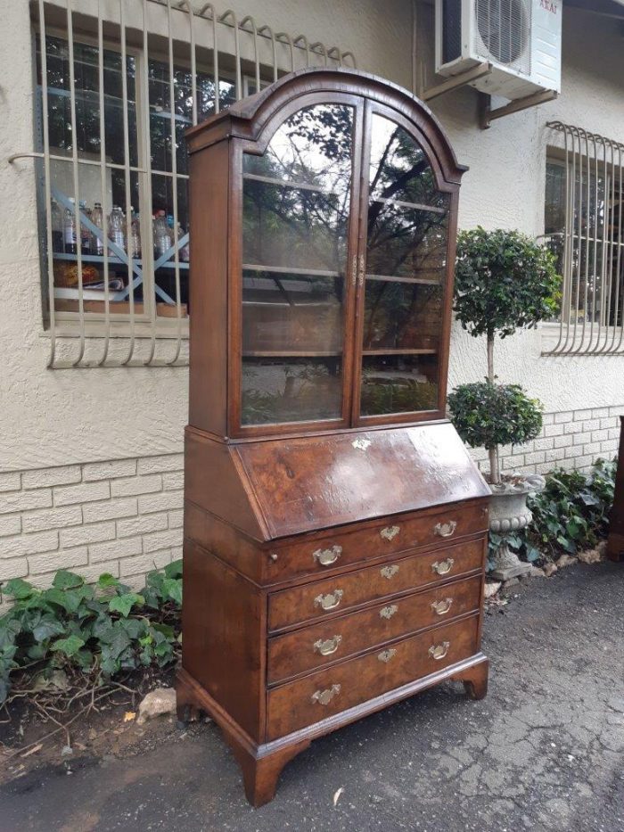 antiques-furniture