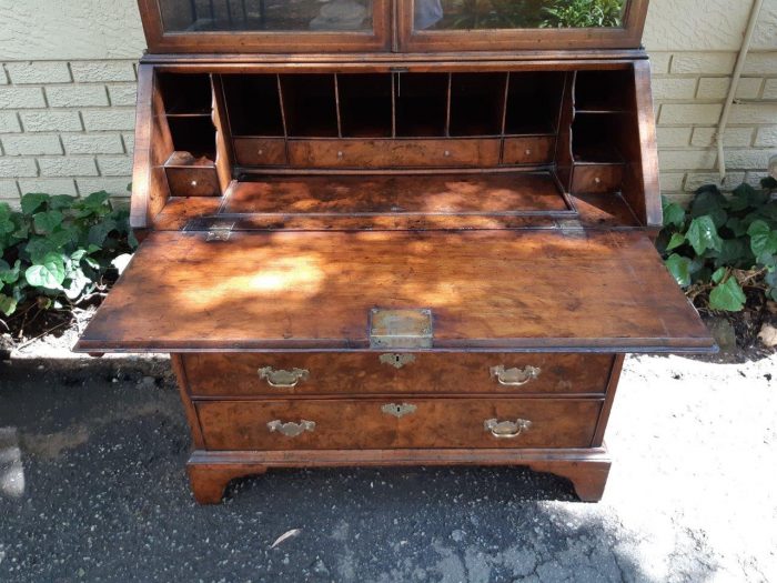 antiques-furniture