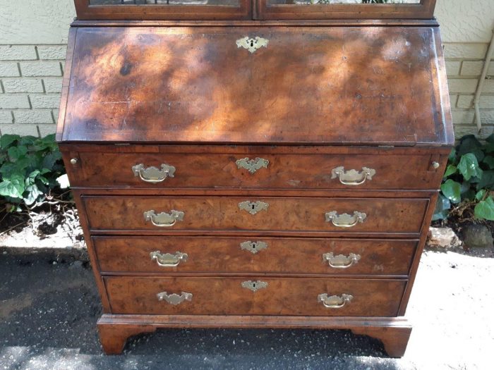 antiques-furniture