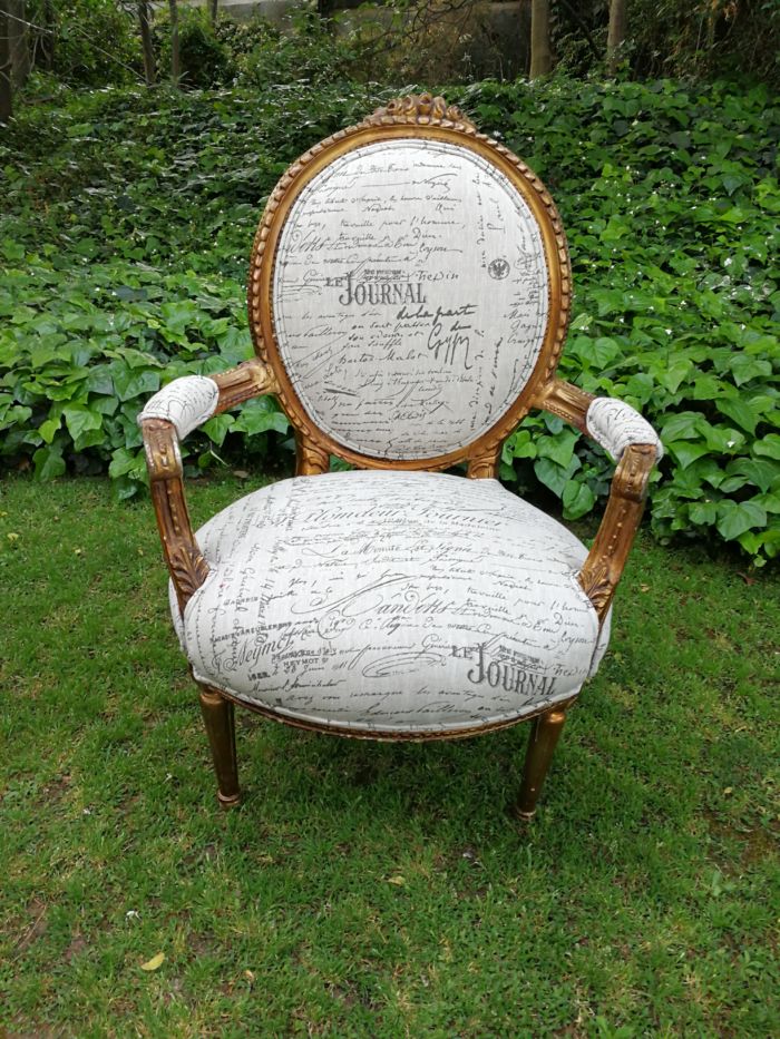 A Pair of French Style Carved and Gilded Armchairs Upholstered in a Custom-made Script on Linen Fabric for The Crown Collection - Image 5