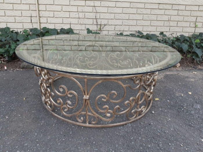 Round wrought iron coffee table with glass top with thick bevelled glass top - Image 3