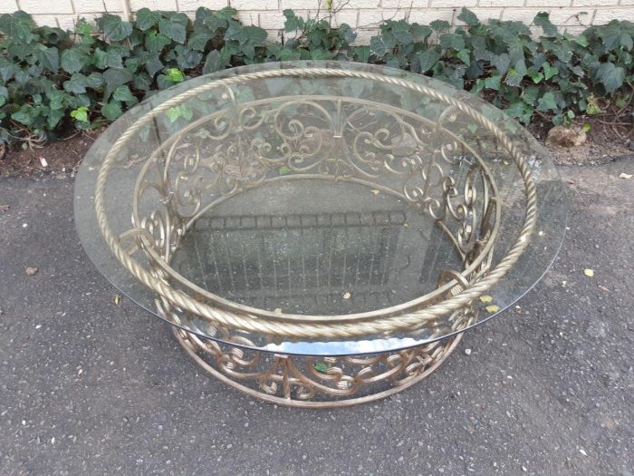 Round wrought iron coffee table with glass top with thick bevelled glass top - Image 4